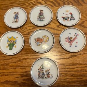 Vintage Set of 7 Berta Hummel Museum Miniature Plate Collection